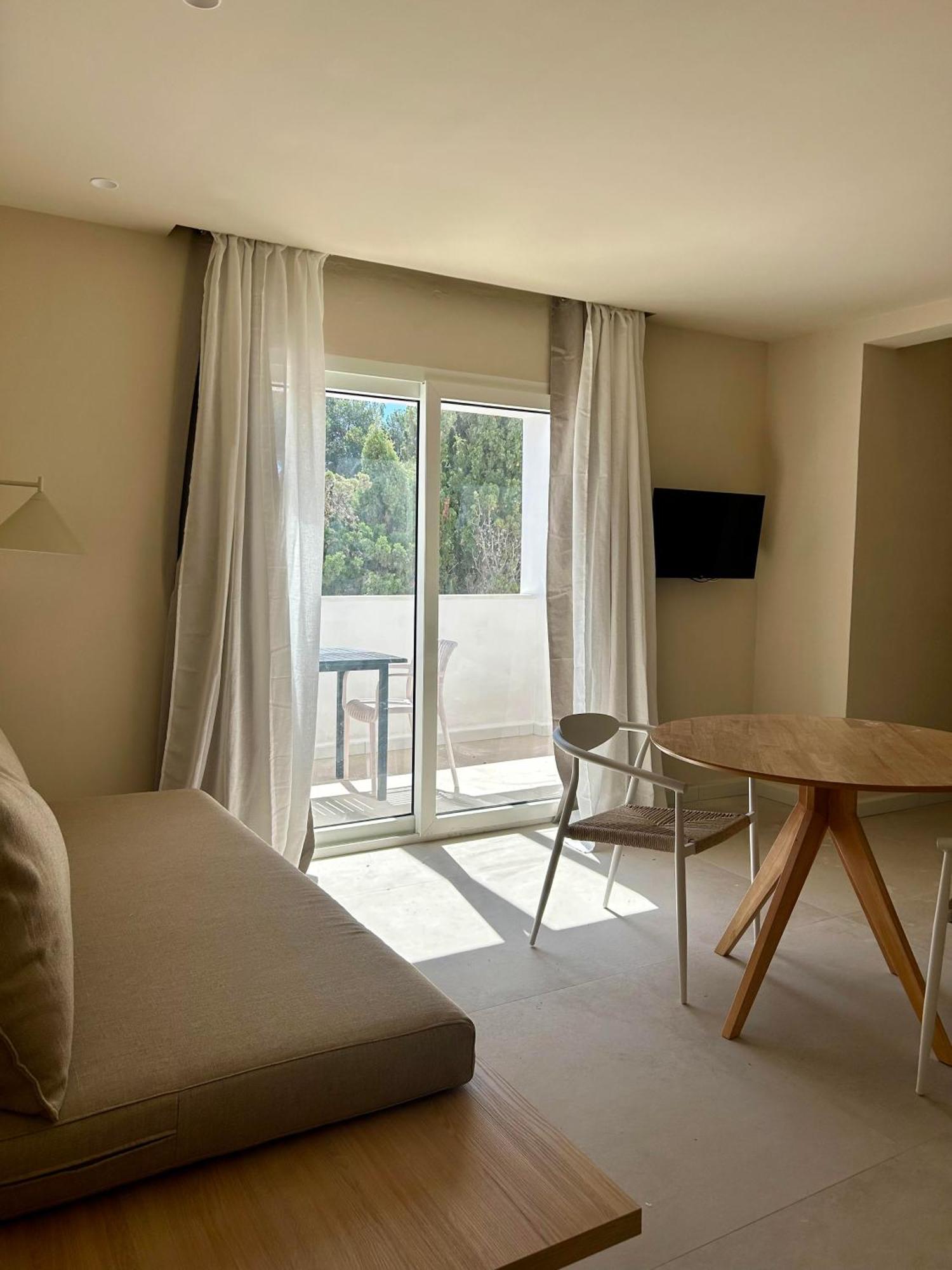 Serena Sol Apartments - Adults Only - Over 12 Cala Serena  Екстериор снимка